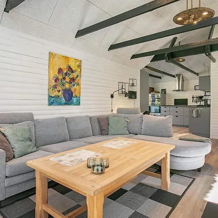 Renovated With - By Traum Дом отдыха